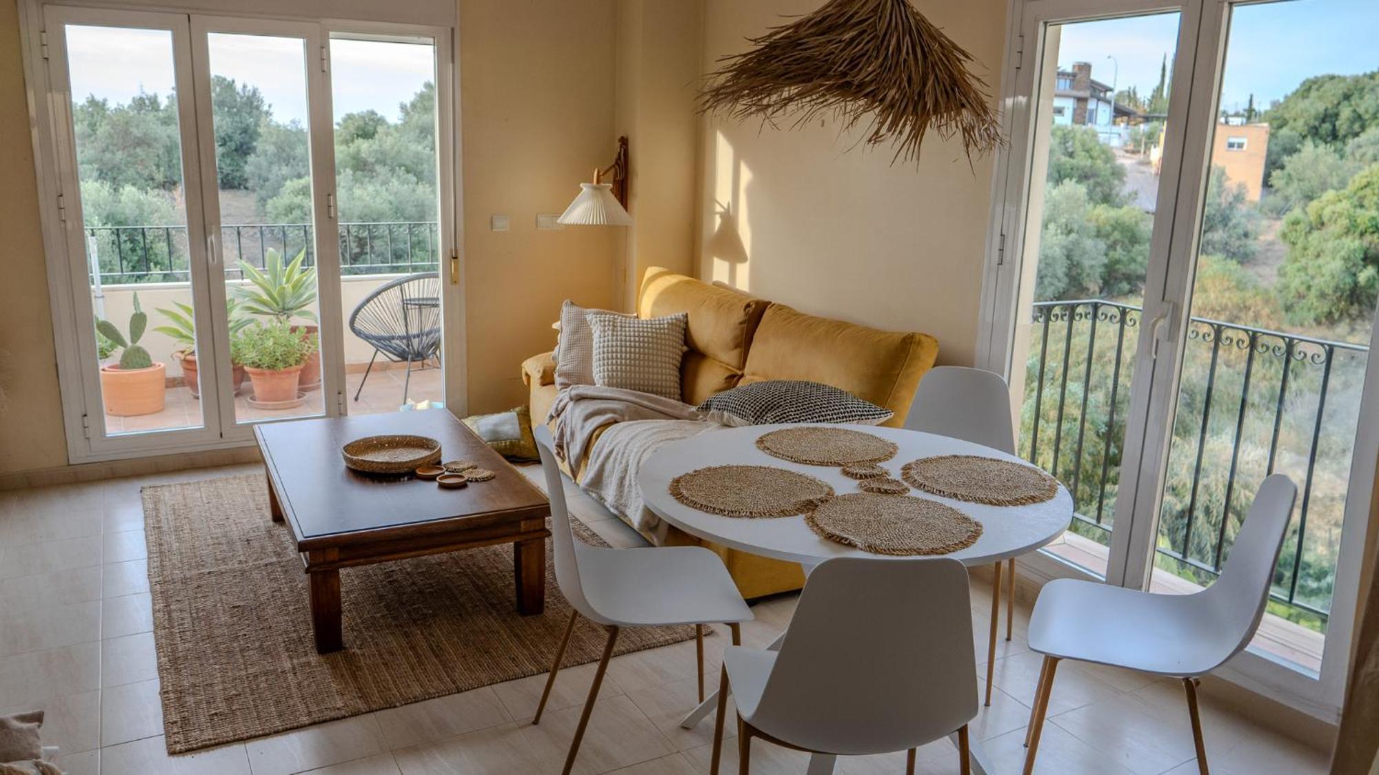 Beautiful Penthouse Two Bedrooms With Sea & Mountain View Apartament